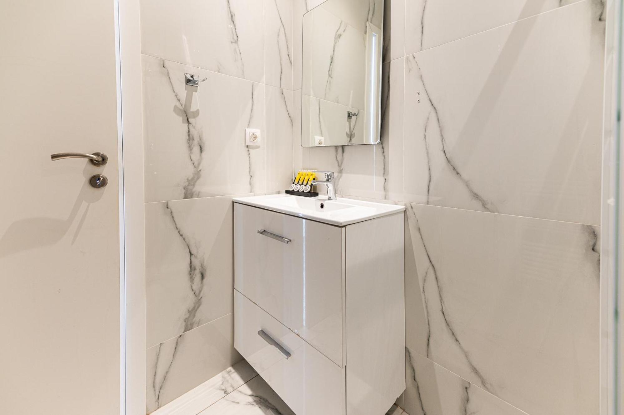 Stylish Spacious Apartment In Palaio Faliro Αθήνα Εξωτερικό φωτογραφία