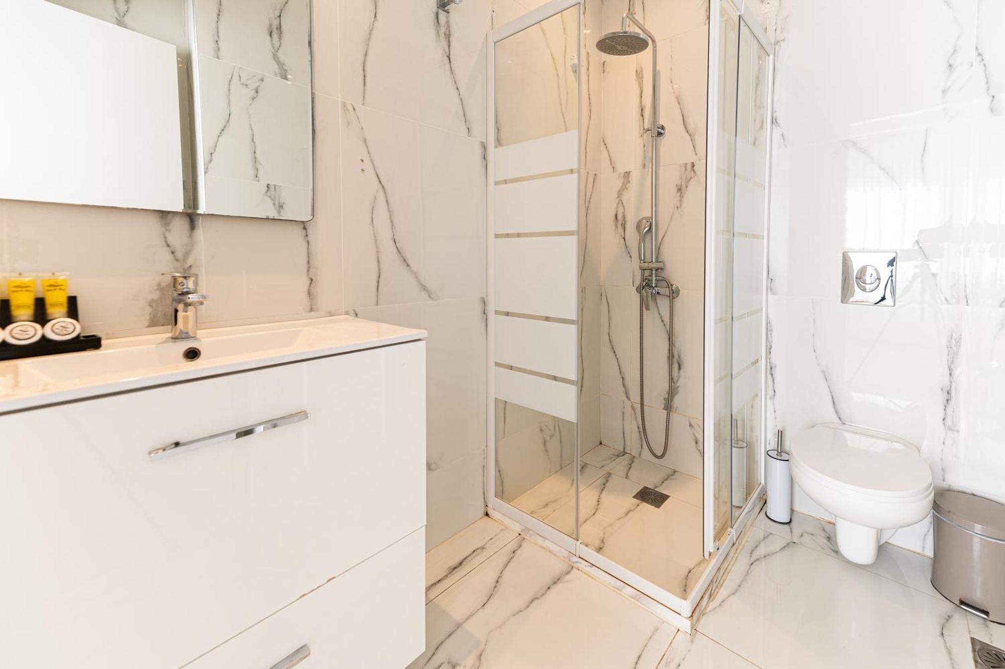 Stylish Spacious Apartment In Palaio Faliro Αθήνα Εξωτερικό φωτογραφία